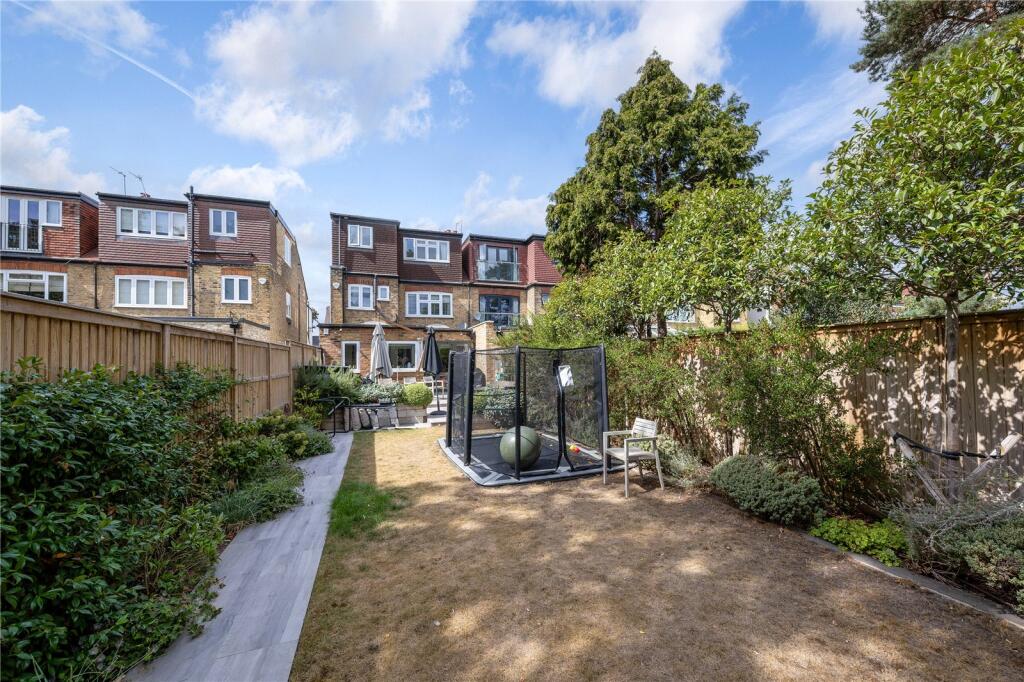 House in Twickenham - More