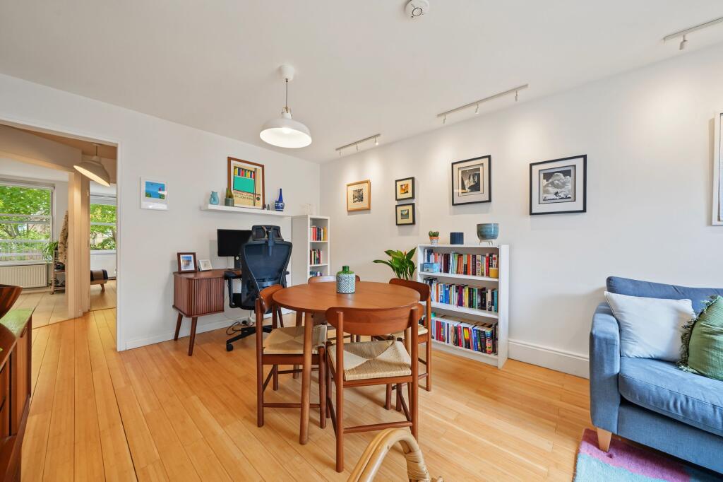 Apartment in London - More