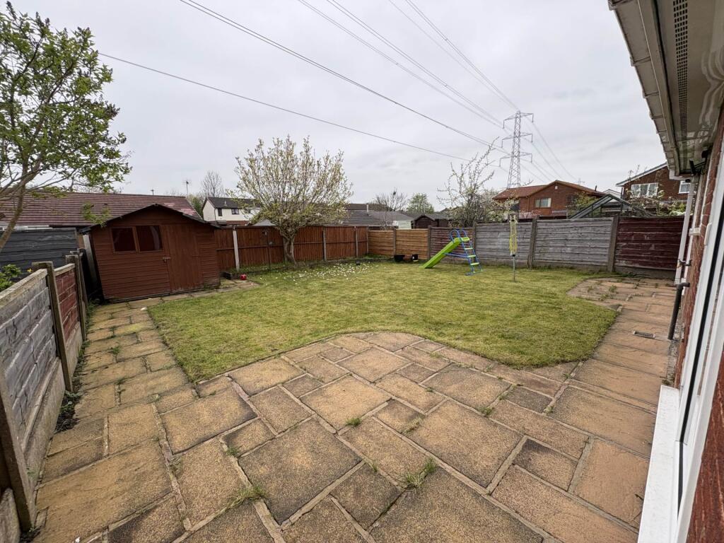 17 Cherrywood, Oldham, OL9 9TX photo 2