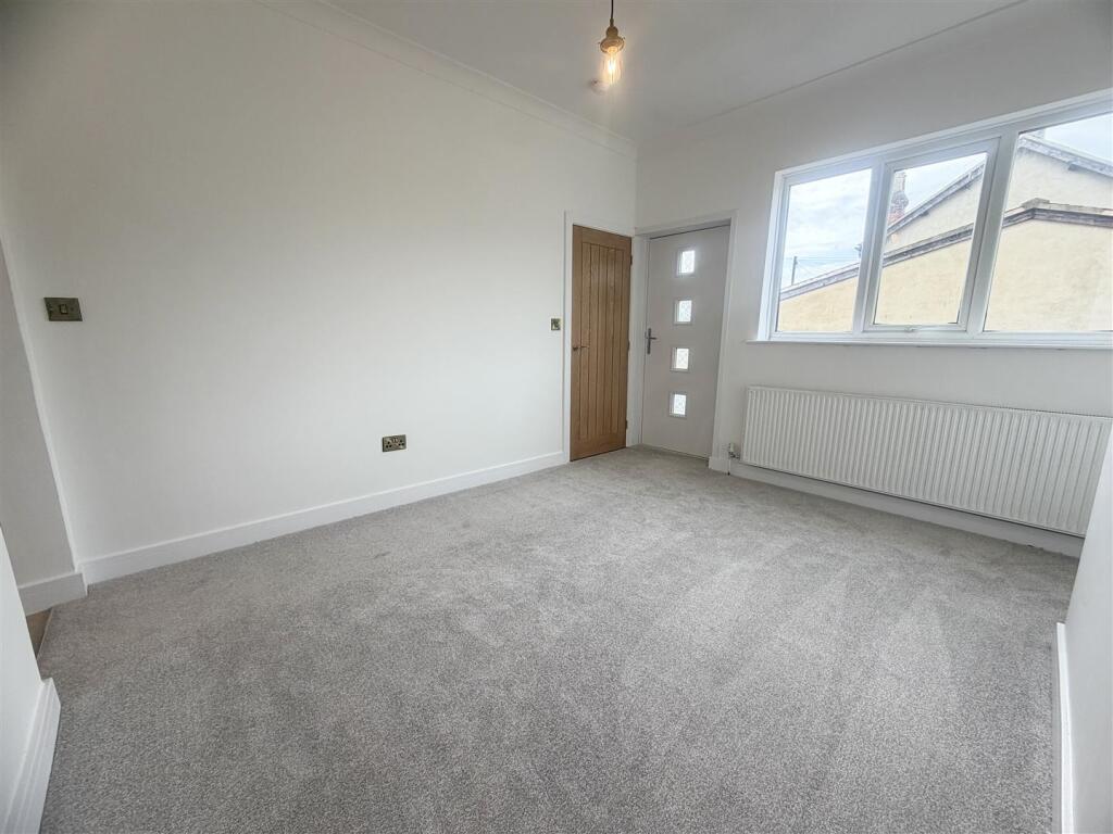 House in Leeds, Kippax - View 3