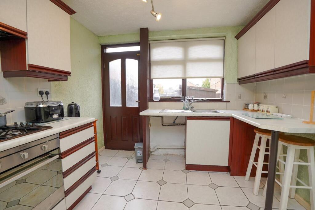 Clap Gate Lane, Goose Green, Wigan, WN3 6RN photo 4