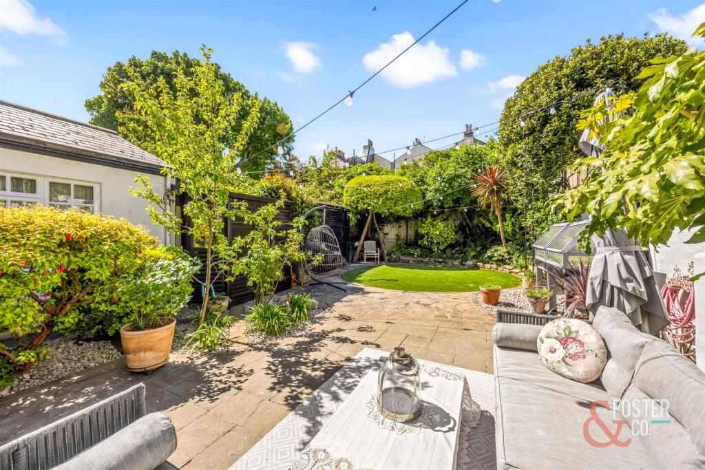 House in Brighton, Brunswick - View 2