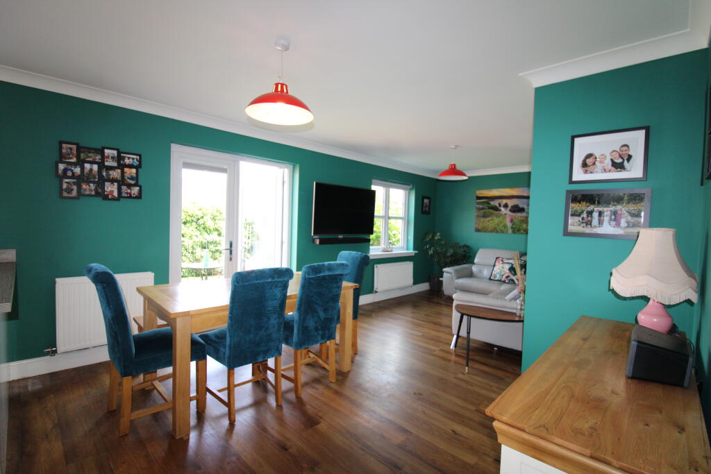 House in Bridge of Weir, Ranfurly, Renfrewshire - More