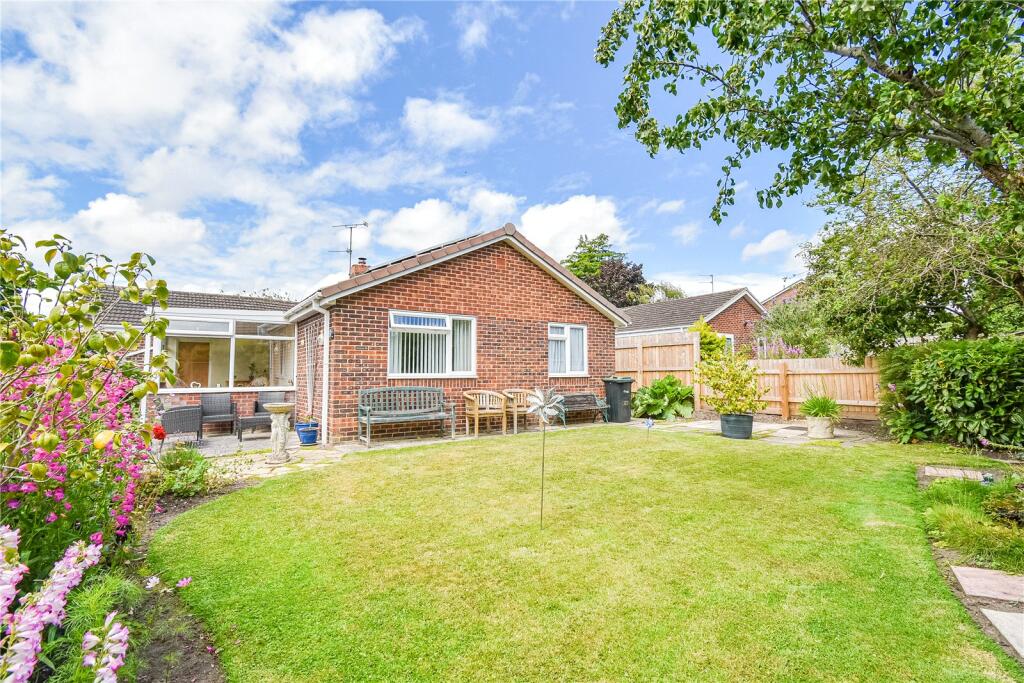 3-bed detached on Addington Close, Devizes, Wiltshire, SN10, £400,000