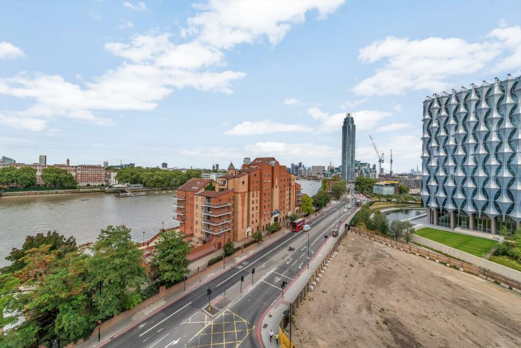 Ambassador Building, Embassy Gardens, Nine Elms, SW11 photo 3
