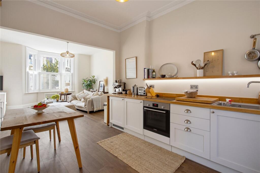 Apartment in London - View 5