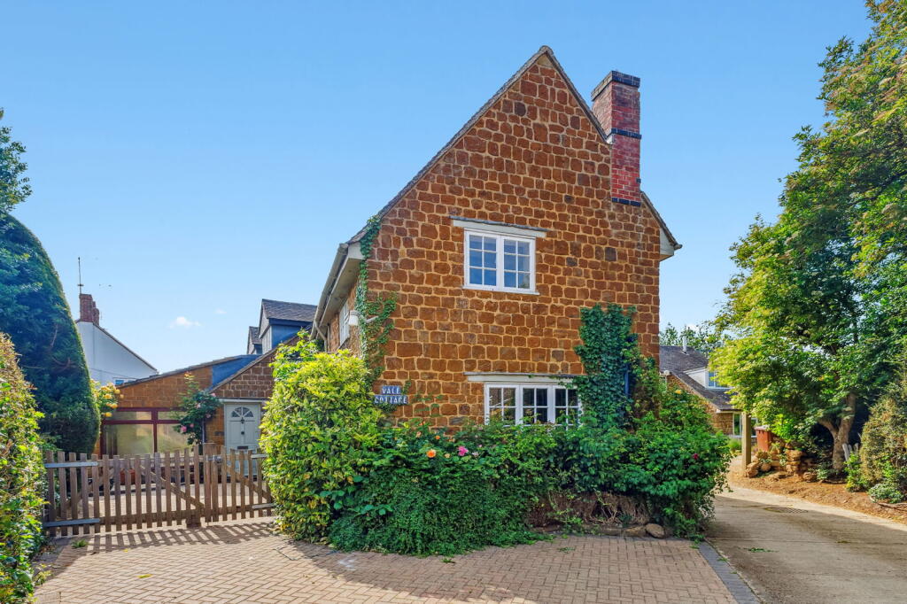 Main image of property: Vale Cottage, Hanwell, Oxfordshire OX17