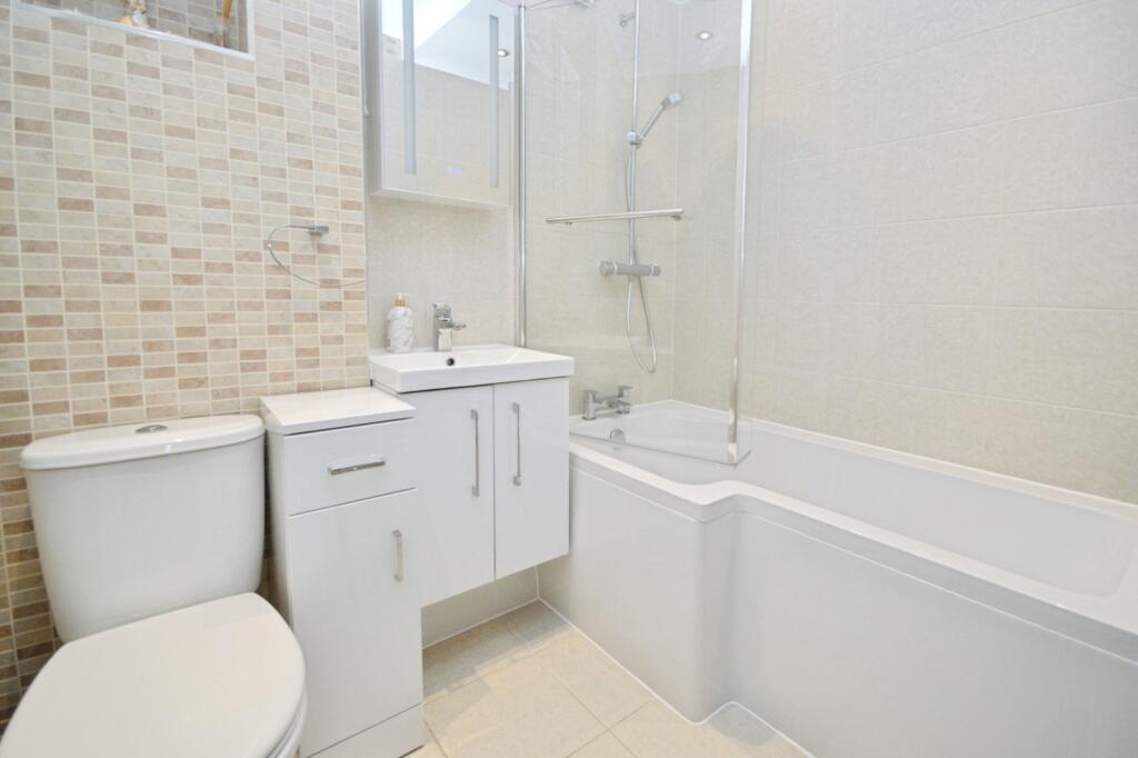 Apartment in Twickenham - View 4