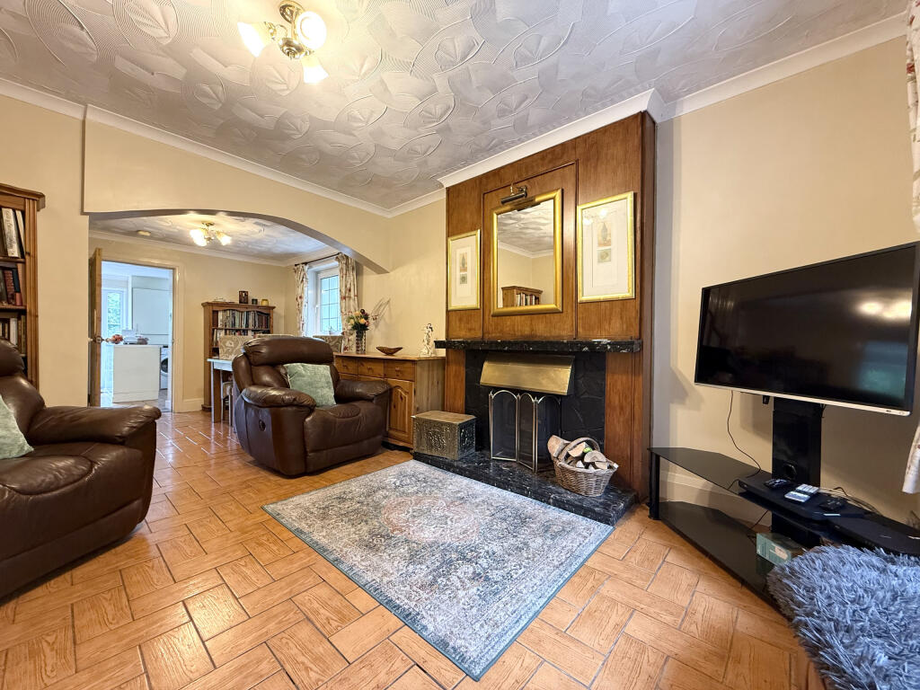 Station House, Merthyr Road, Llwydcoed, Aberdare, Mid Glamorgan photo 2