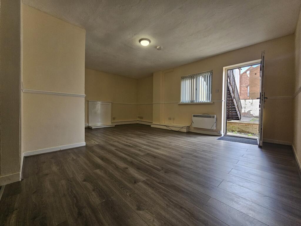 Apartment in Walsall, Darlaston Green - View 5