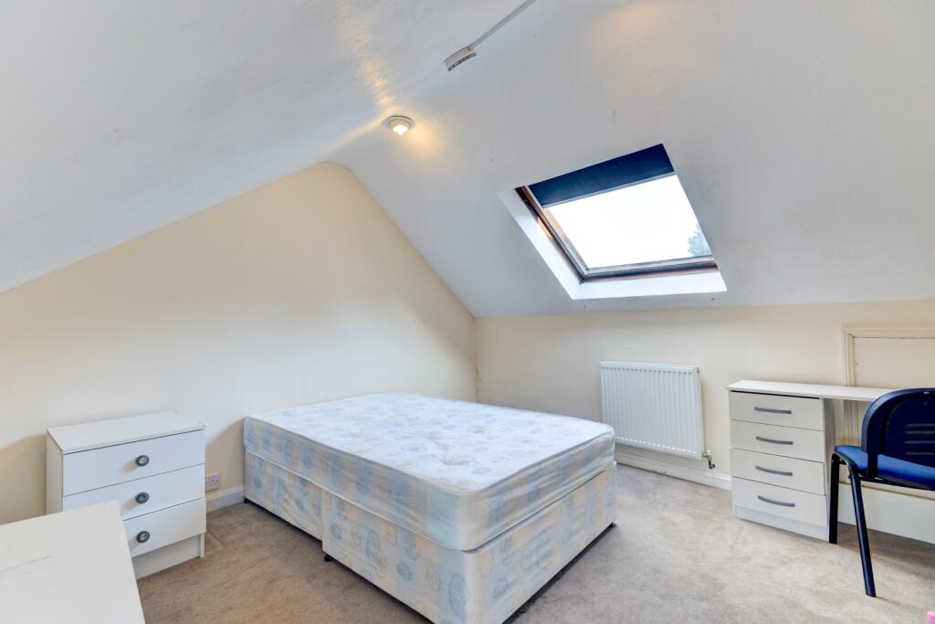 6 bedroom terraced house for rent