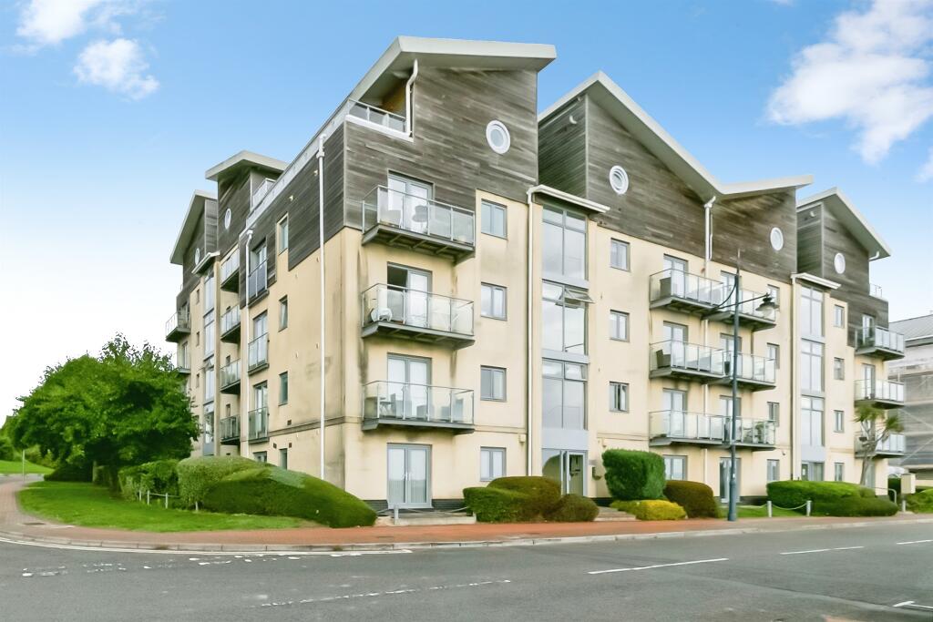 Main image of property: Glanfa Dafydd, Barry