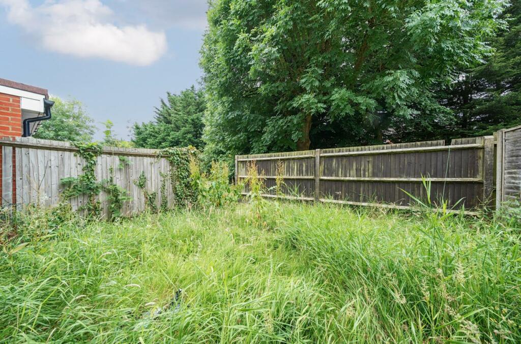 Robb Road, Stanmore, HA7 photo 4