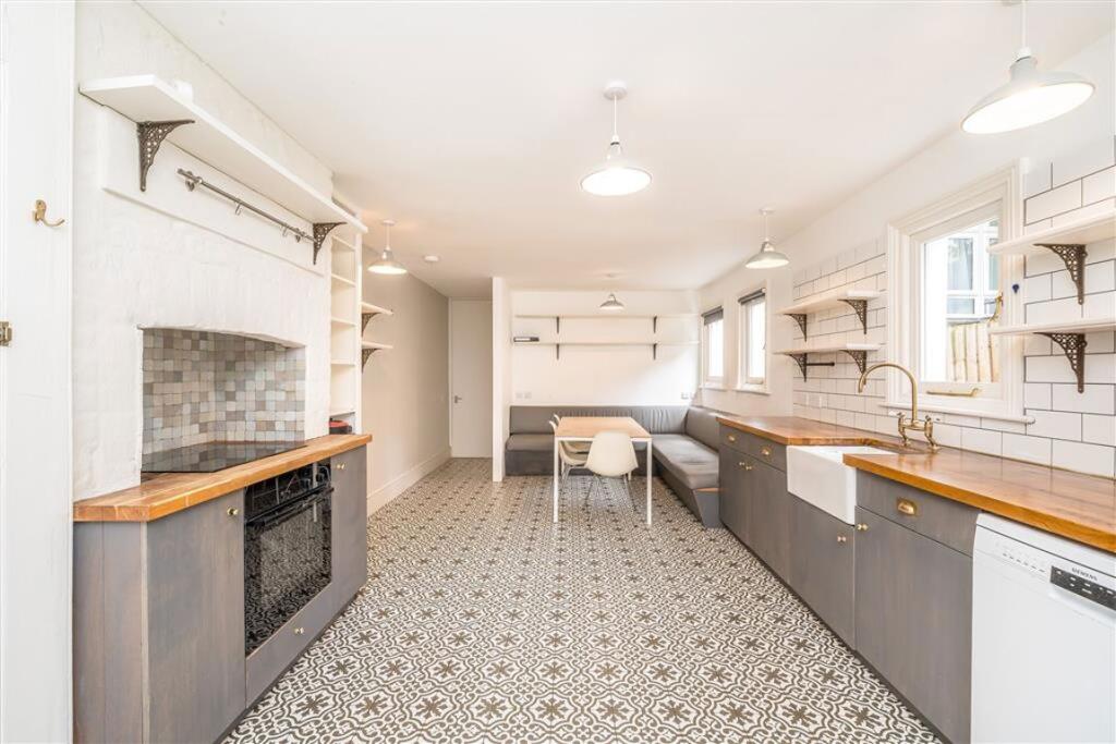 House in London, Telegraph Hill, New Cross Gate - View 3