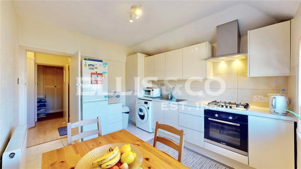 Apartment in London - View 5