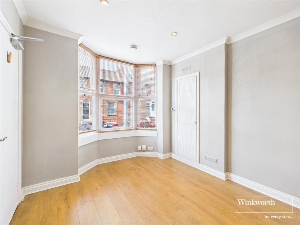 Apartment in Reading - View 4