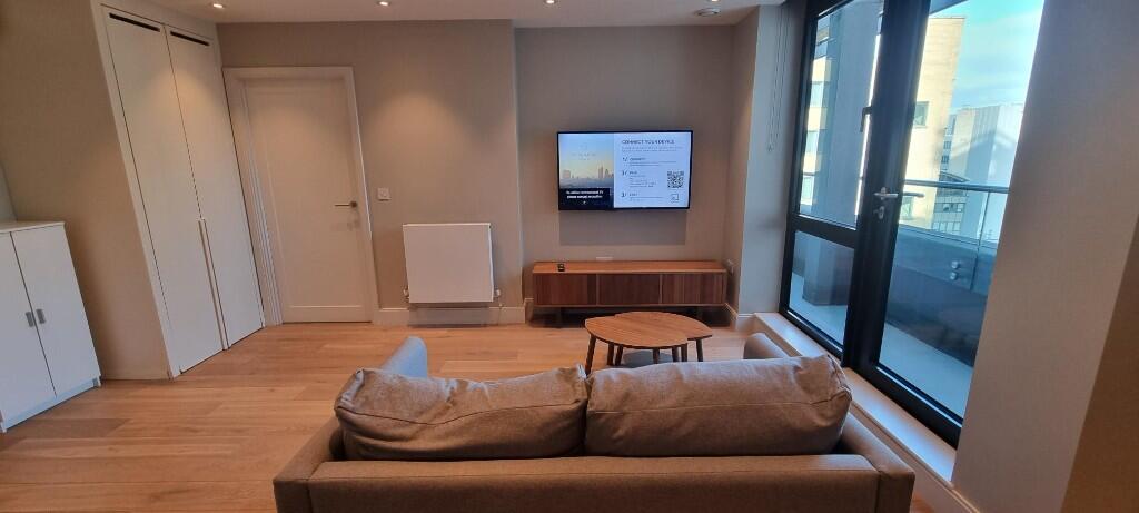 Main image of property: Wellesley Road, Croydon, London, CR0