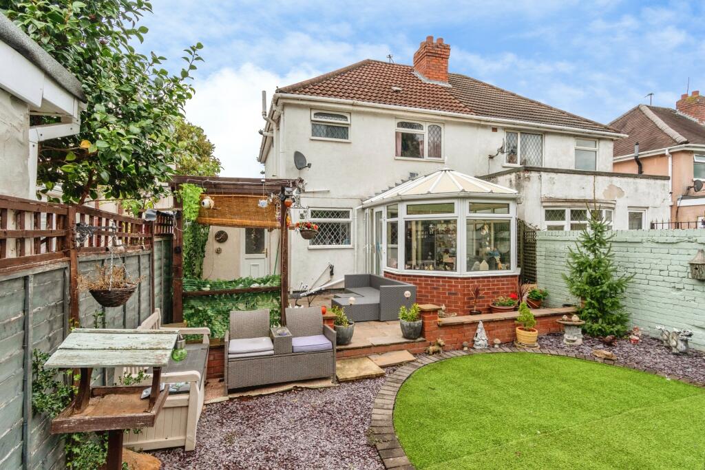 House in Dudley - View 4