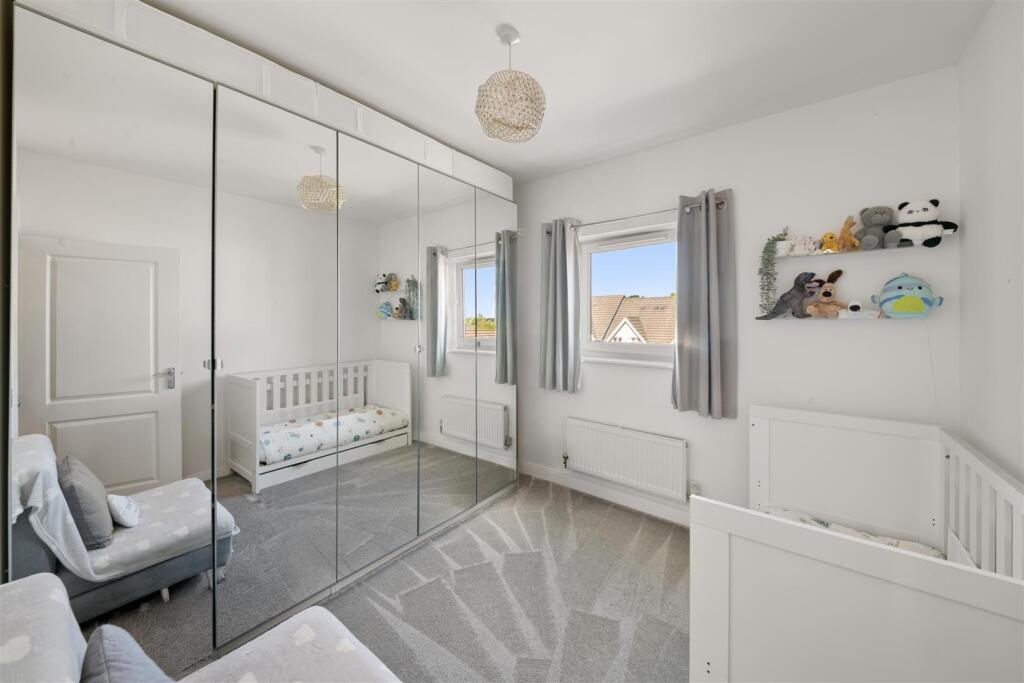 Apartment in Southall - View 4