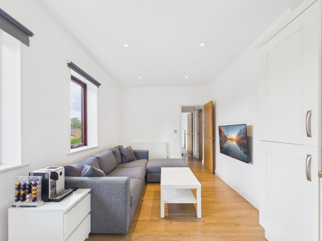 Apartment in Thornbury, South Gloucestershire - View 3