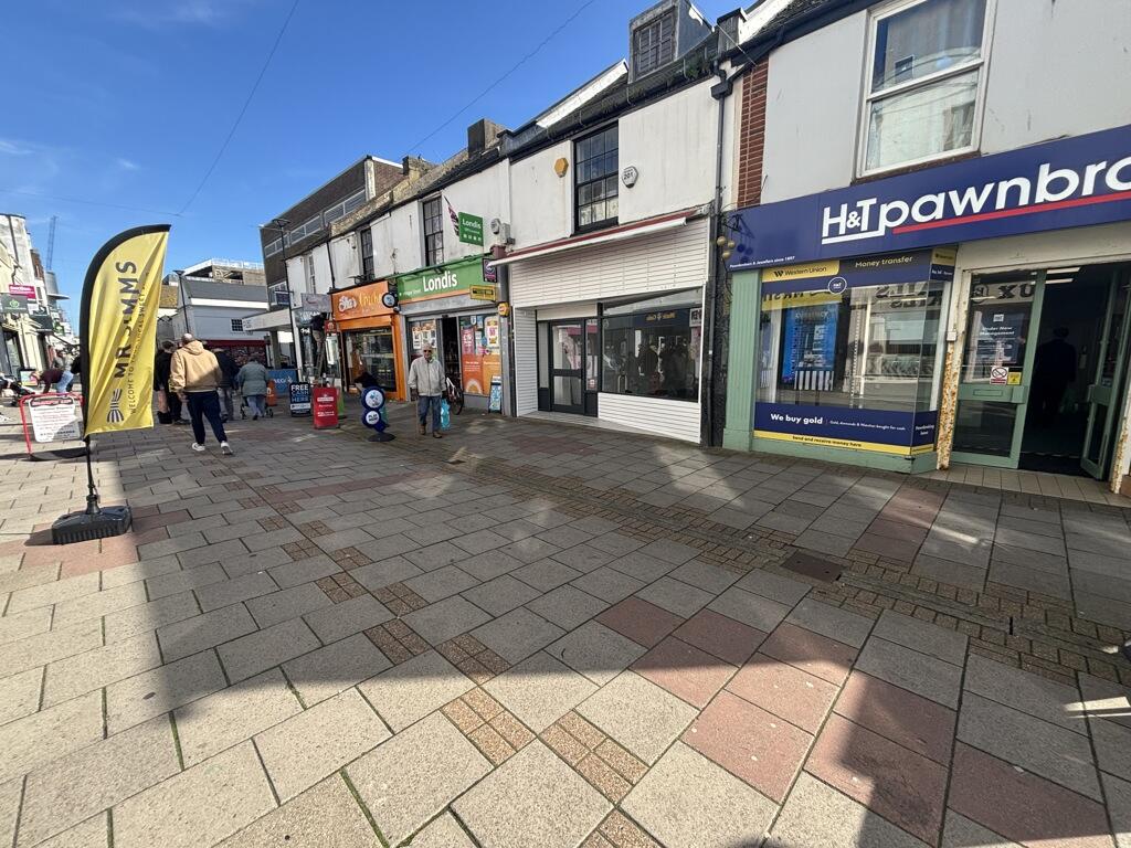 Main image of property: 117 Montague Street, Worthing, West Sussex BN11 3BP