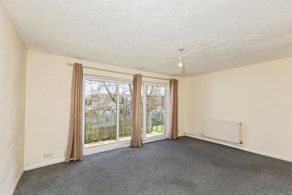 Apartment in Reading, Earley - View 4