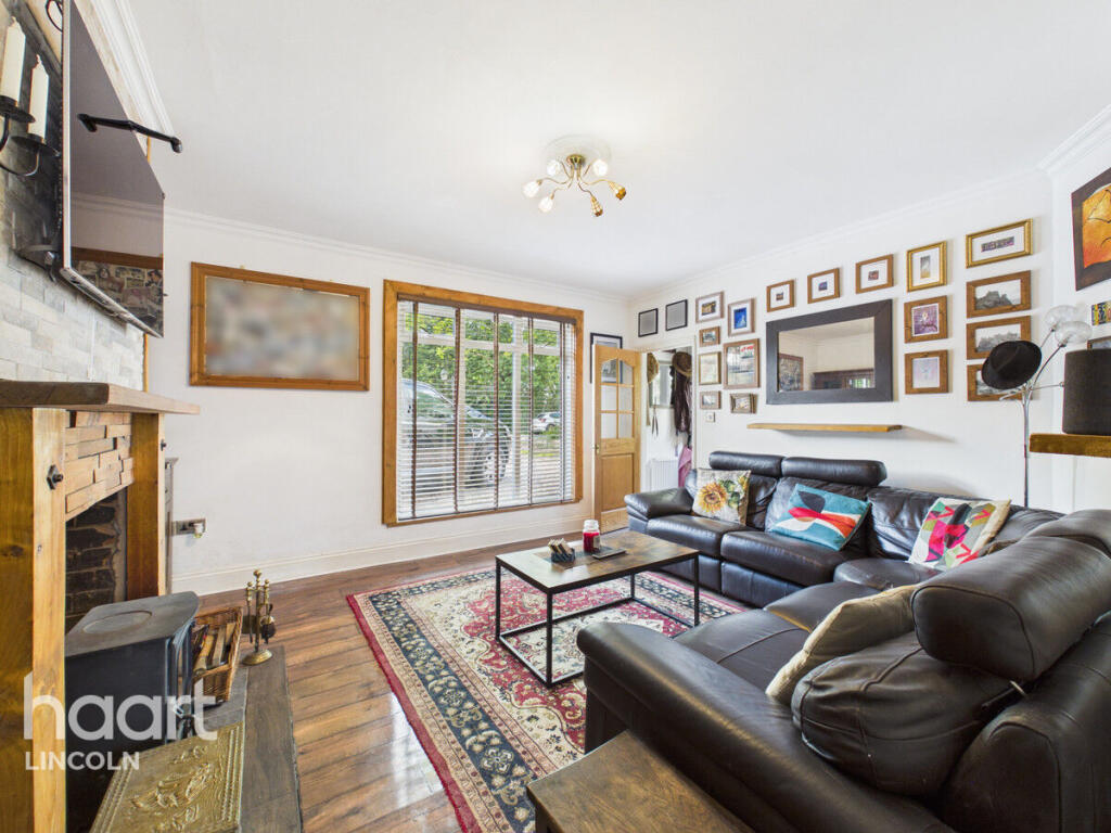 House in North Kesteven, Morton, Swinderby - More