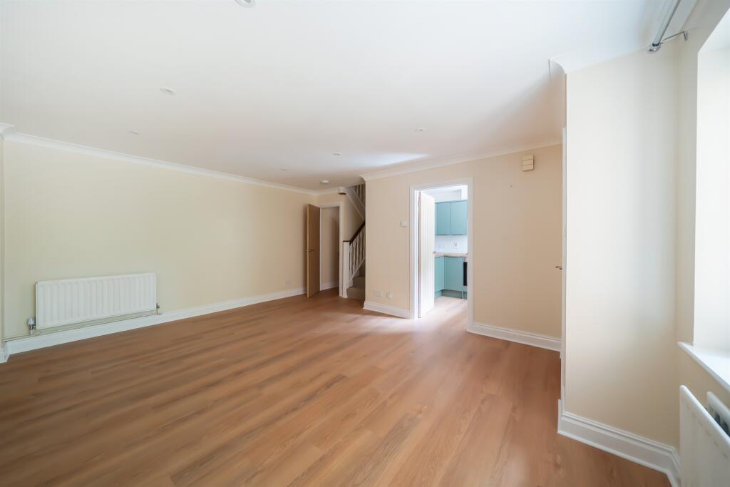 House in Slough - View 4