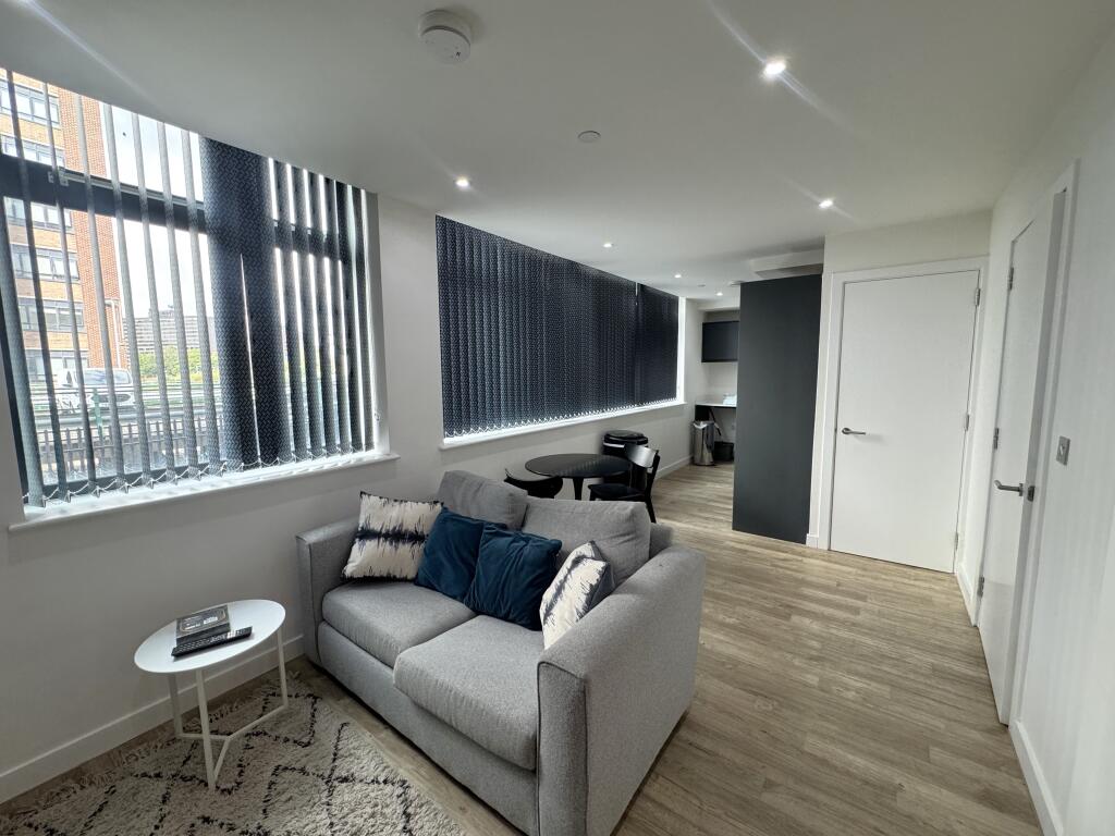 Apartment in Trafford, Greater Manchester - View 3
