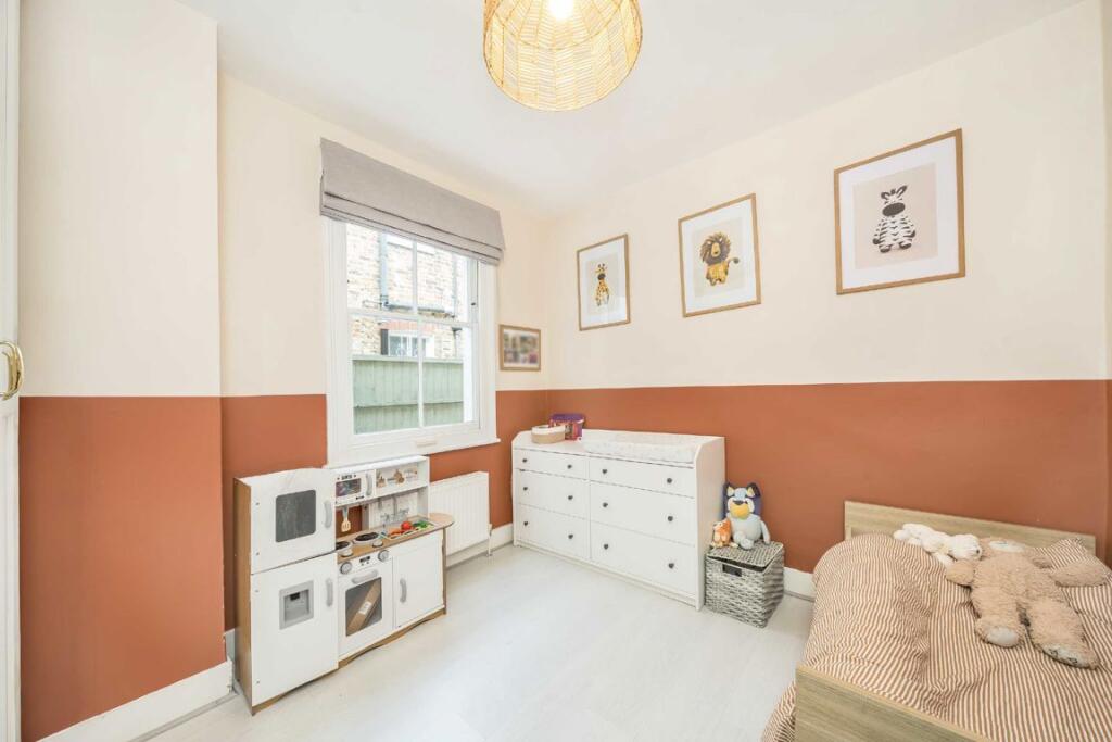 Apartment in London - More