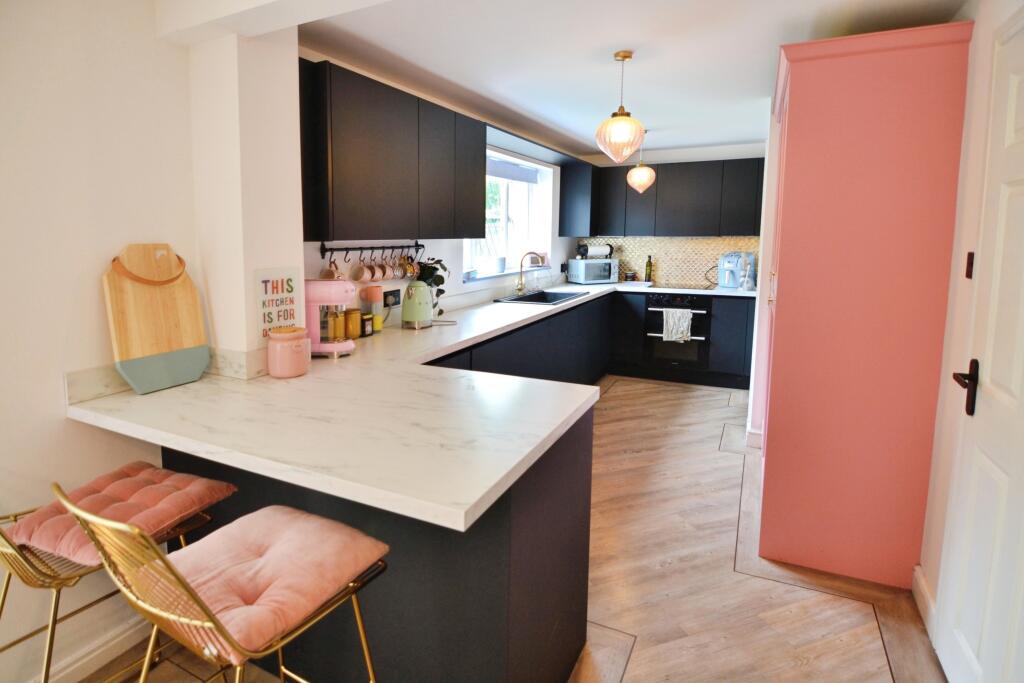 House in Broxtowe, Greasley - View 5