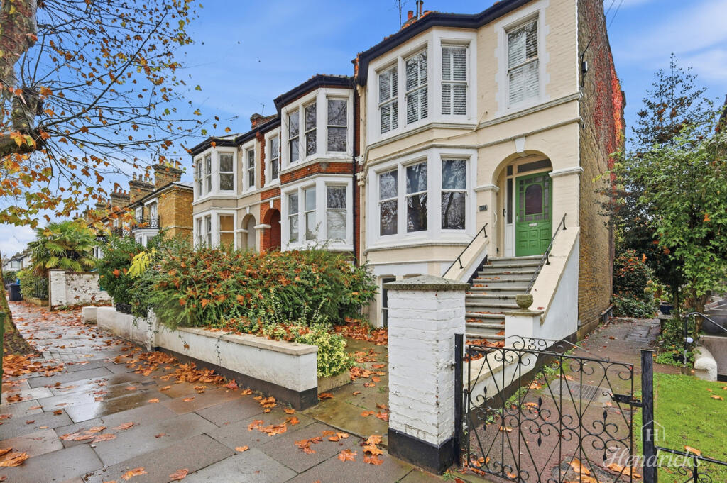 Main image of property: Cambridge Road, Southend-on-sea, SS1 1