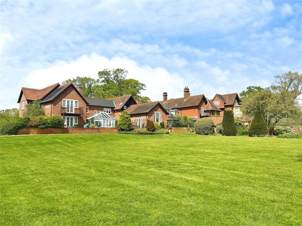 House in Stratfield Mortimer, West Berkshire - View 2