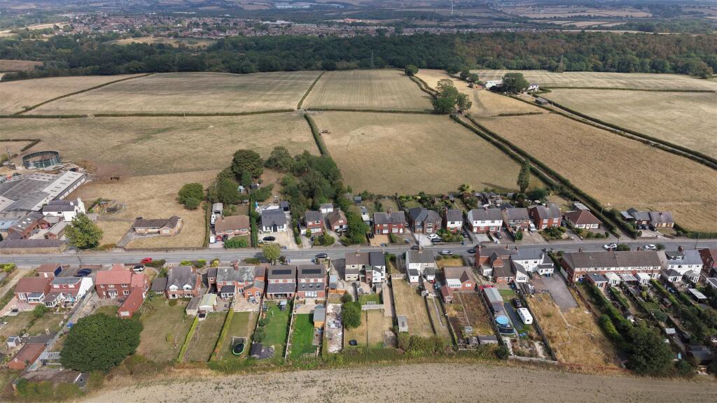 House in Chesterfield, Brimington - View 2