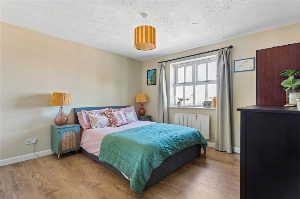 Apartment in London, Heritage Park, Furzedown - View 4