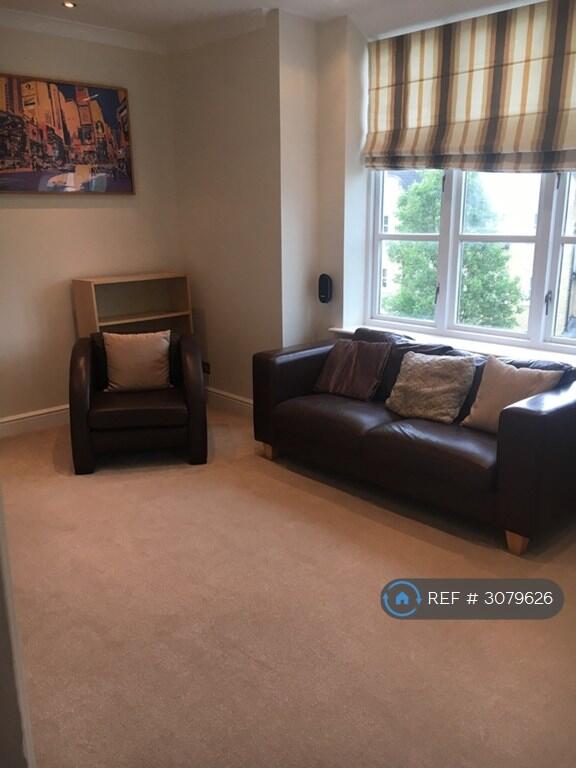 Apartment in Slough - View 4