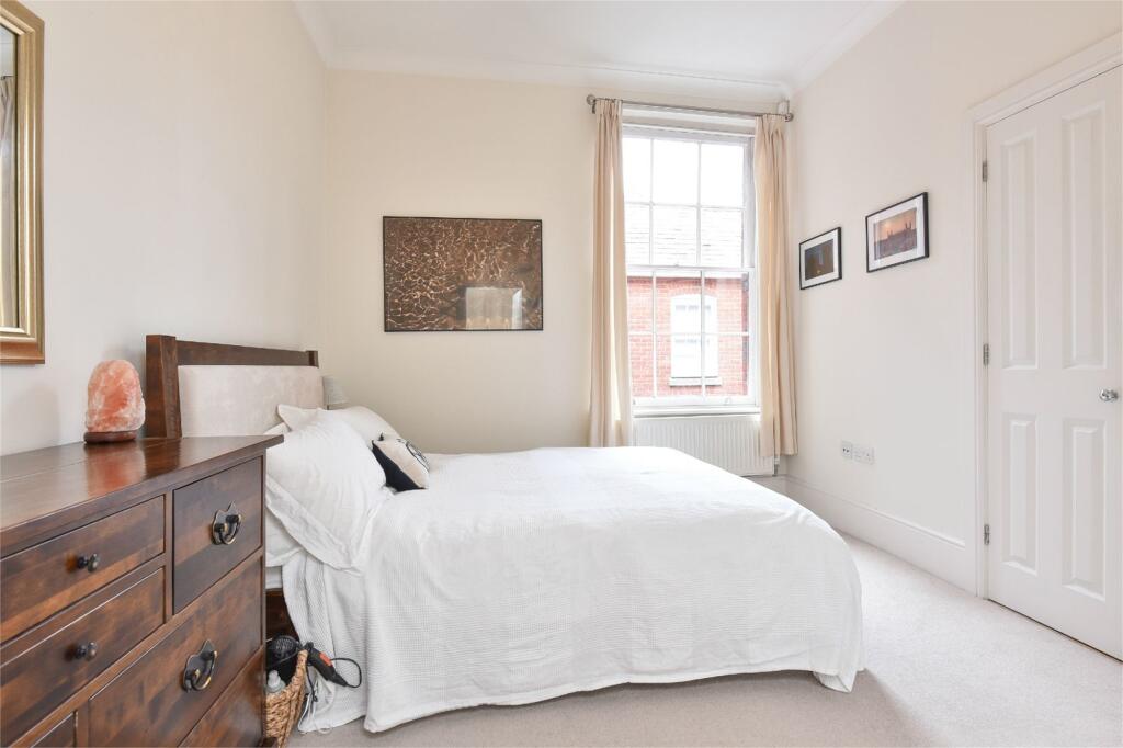 Apartment in Southampton - More