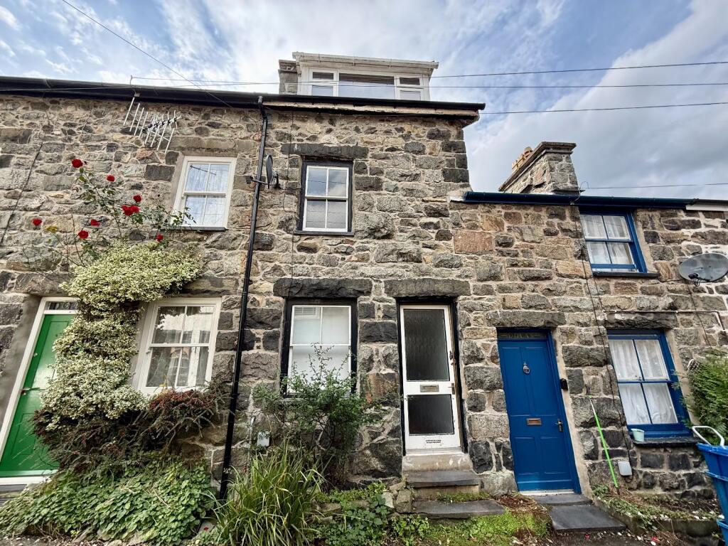 Main image of property: Fron Isa, Upperfield Street, Dolgellau, LL40 1NA