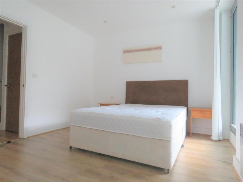 Apartment in Liverpool - View 5