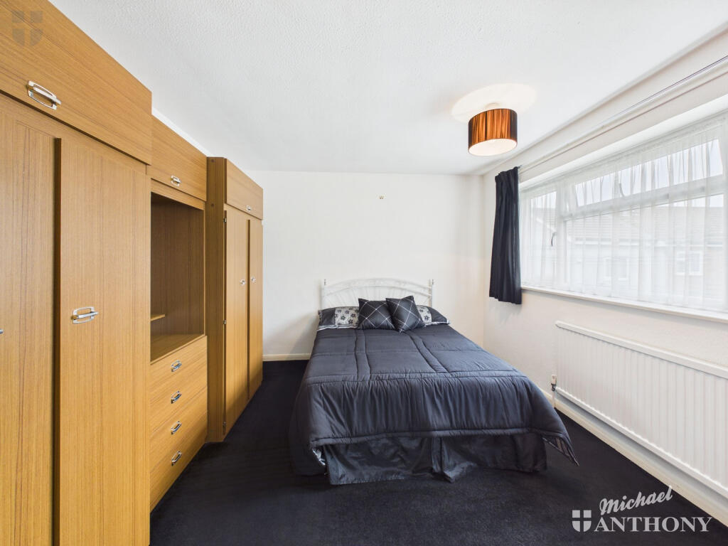 Elmhurst Road, Aylesbury - View 5
