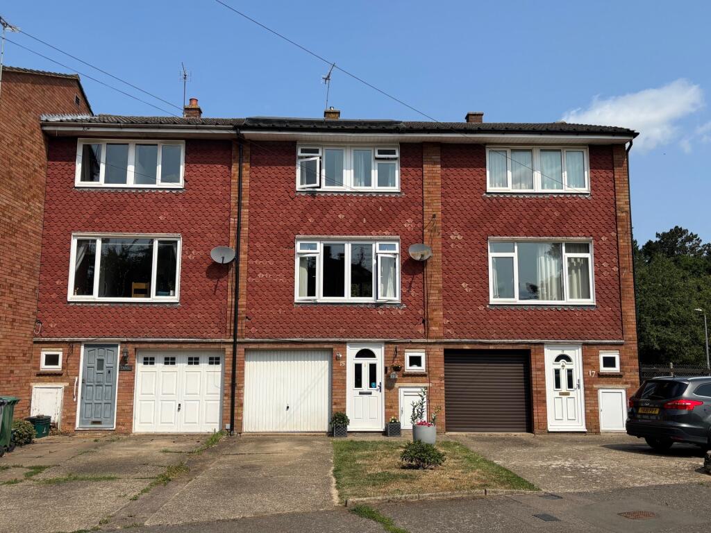 House in St Albans, Roestock, Colney Heath - View 4
