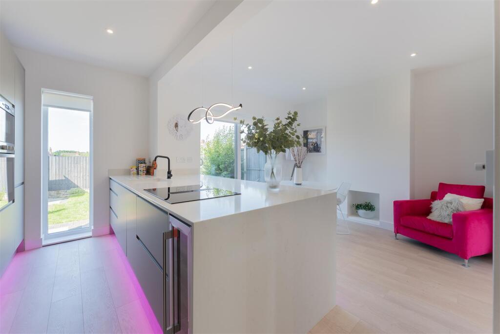House in Prenton, Liverpool City Region - View 3