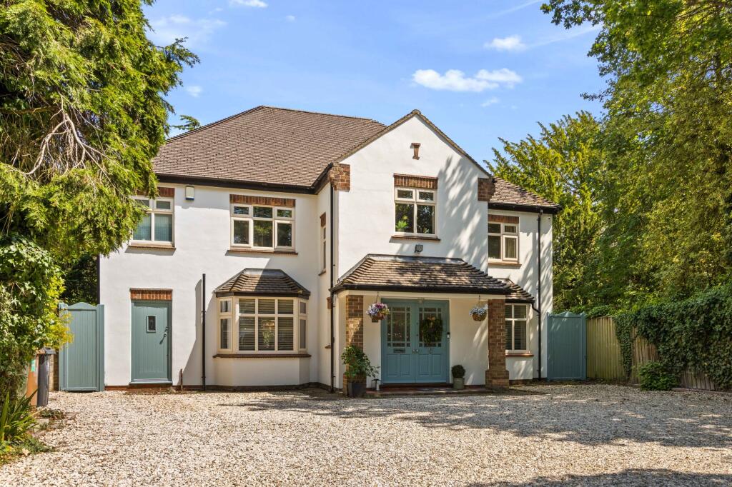 5-bed detached on Bargate, Grimsby, DN34, £545,000