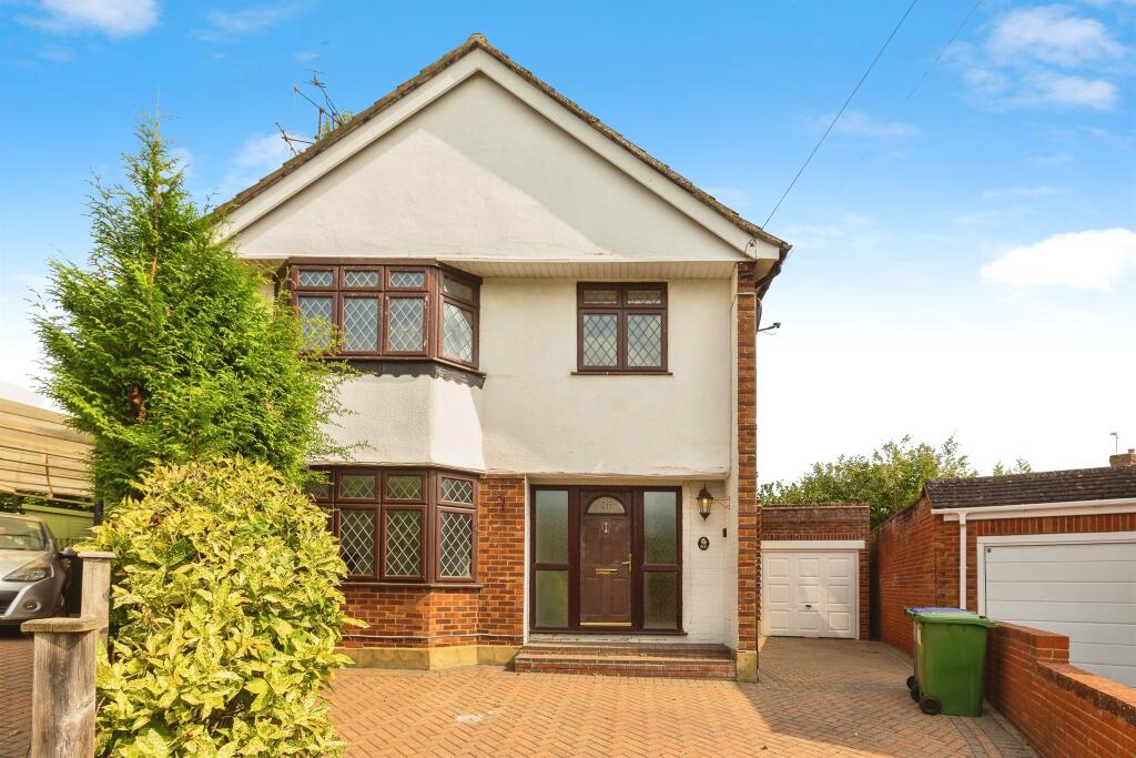 Main image of property: Minton Rise, Taplow, Maidenhead