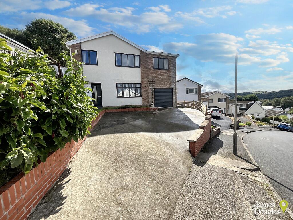 4-bed detached on Hilltop Crescent, The Common, Pontypridd, £399,950