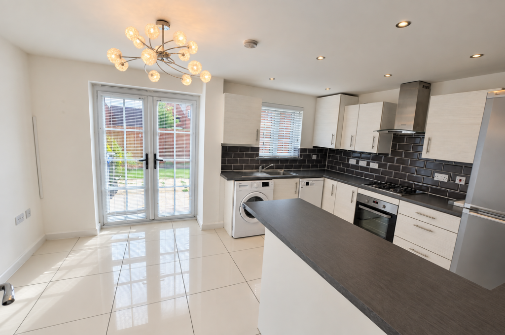 Cygnus Way, Brackley, NN13 6GF photo 4