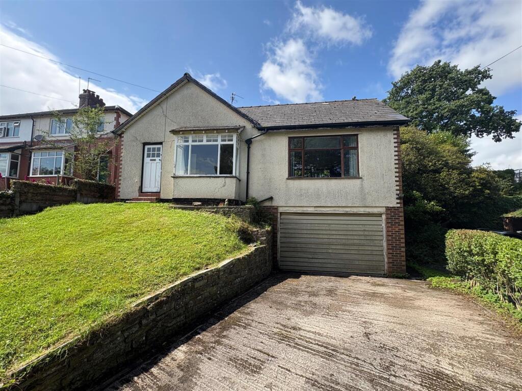 2-bed detached on Highfield Road, Macclesfield, £215,000