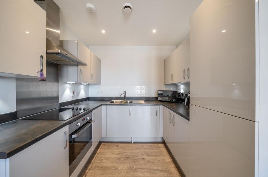 Apartment in Harrow - View 4