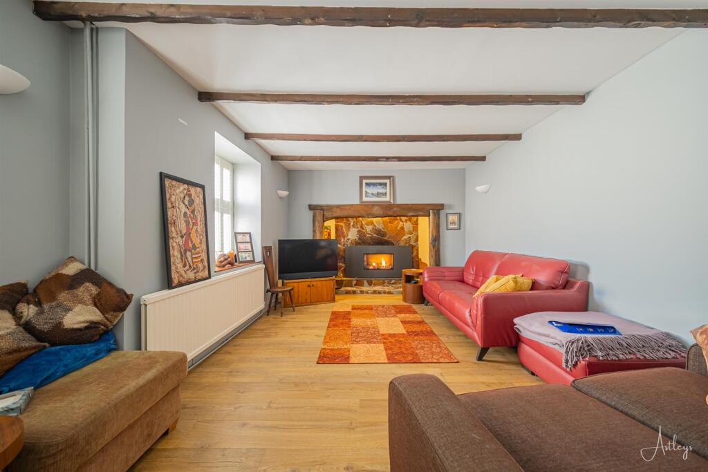 Main image of property: Hallbank, Mumbles, Swansea