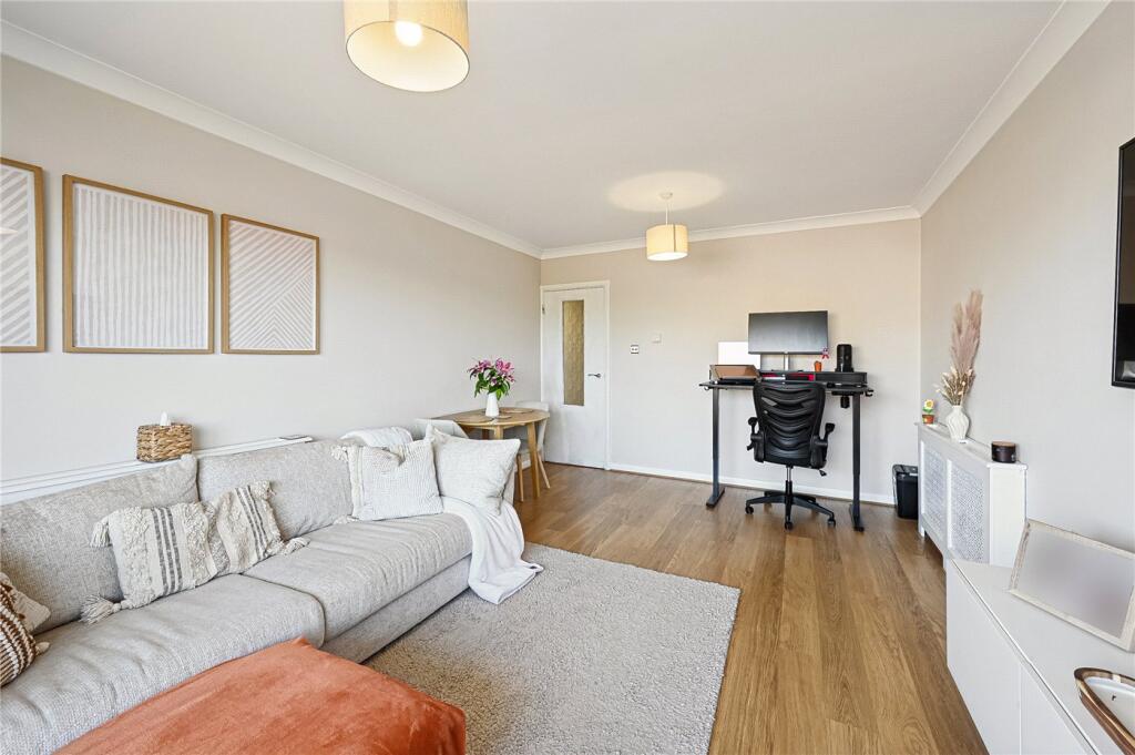 Apartment in London - More